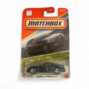 Matchbox Black Holden VF Commodore SSV